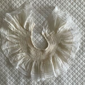 Elegant White Lace Collar